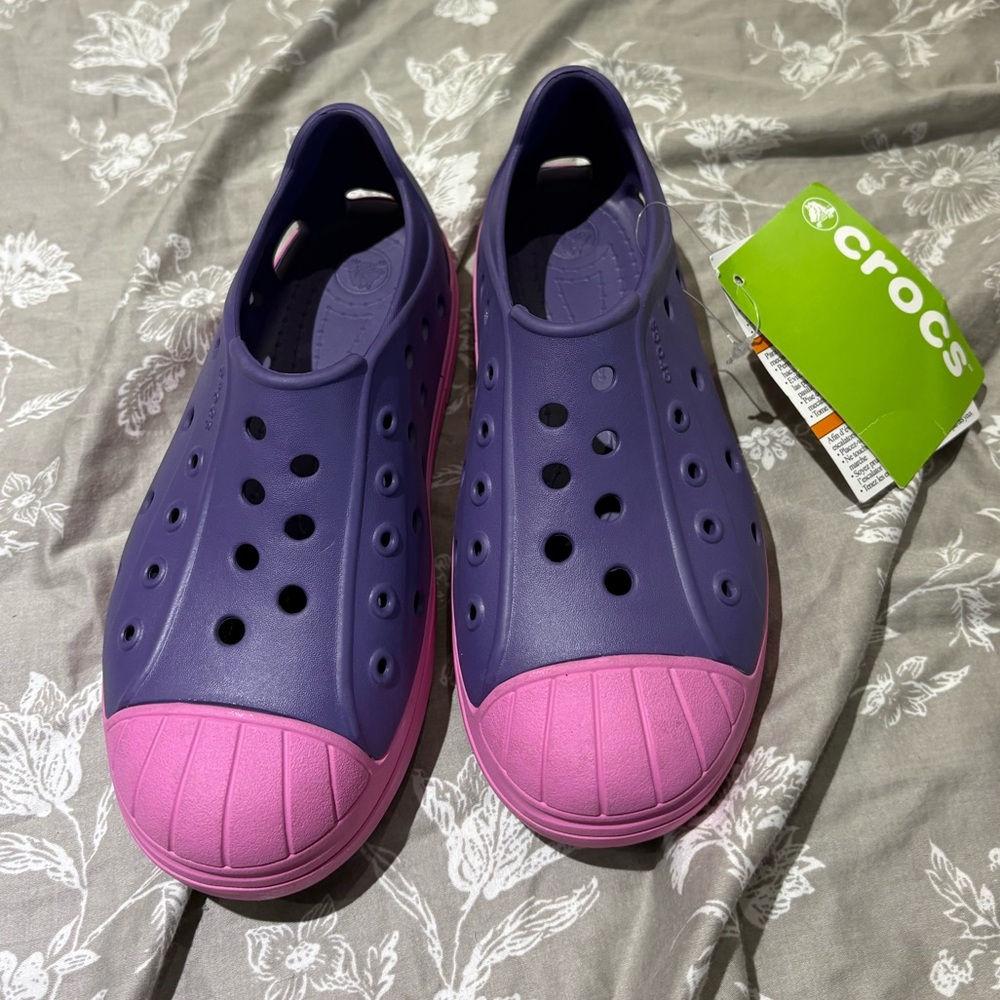 NWT Crocs purple pink bump toe sneakers 3
